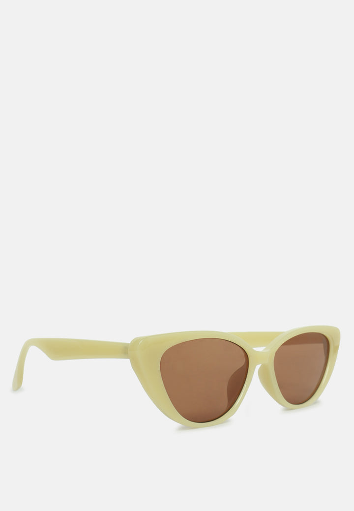 laid-back oval cat eye sunglasses#color_yellow-brown