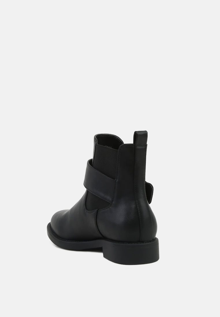 marina buckle detail chelsea boots#color_black