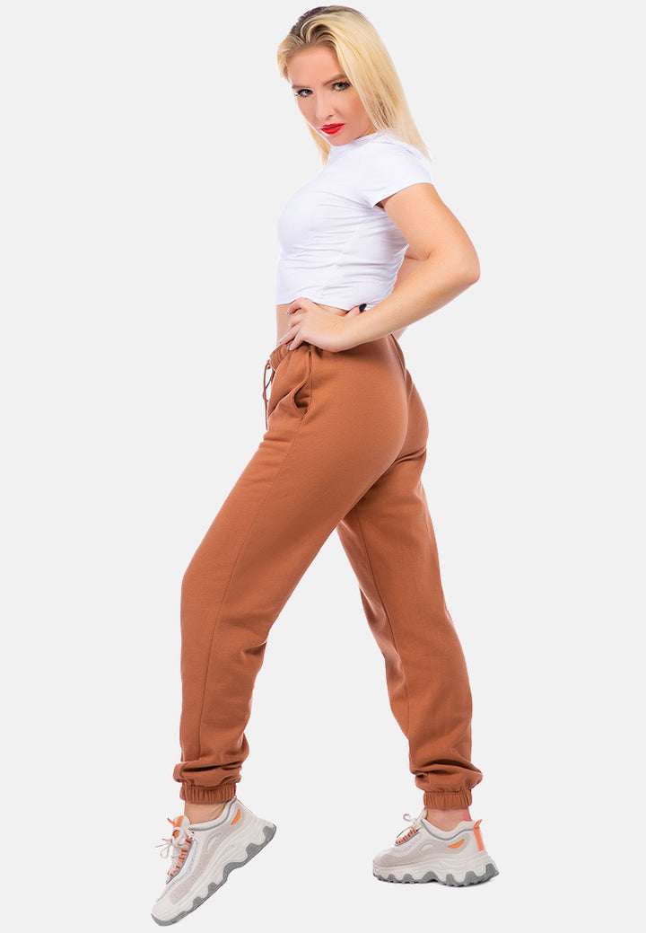 print drawstring cuffed joggers#color_dark-beige