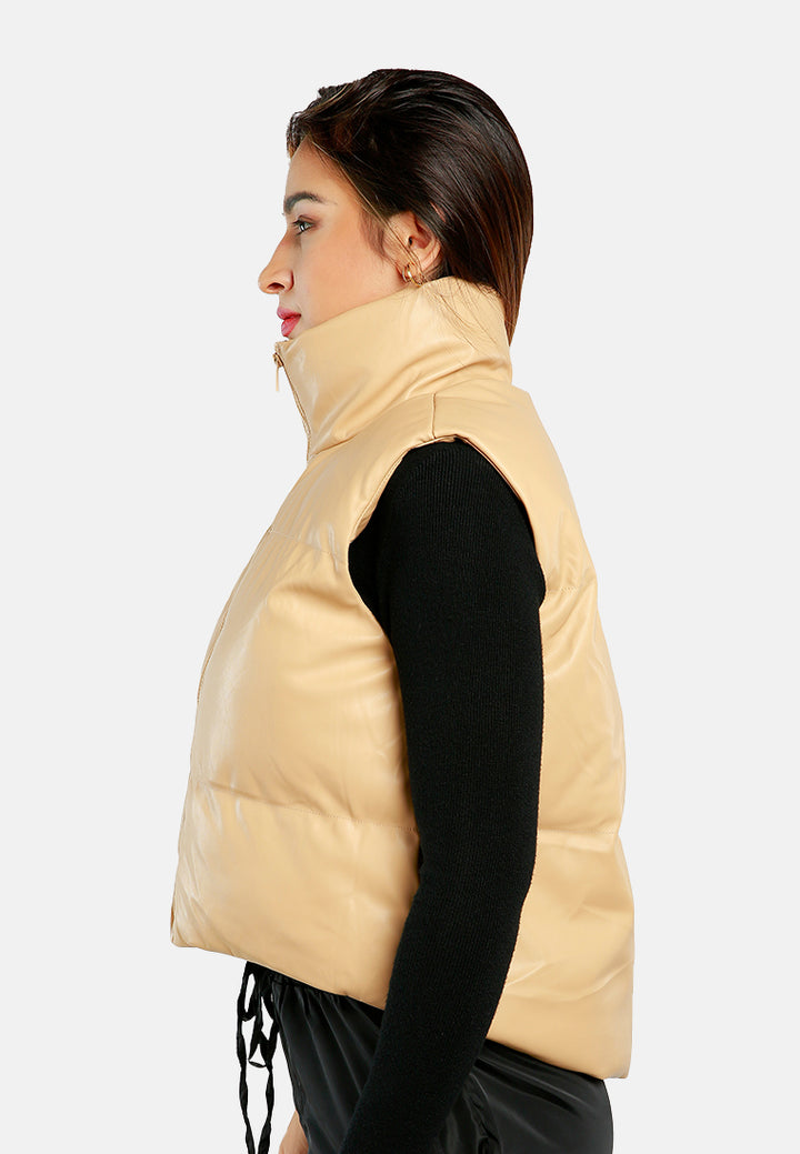 sleeveless turtleneck puffer jacket#color_camel