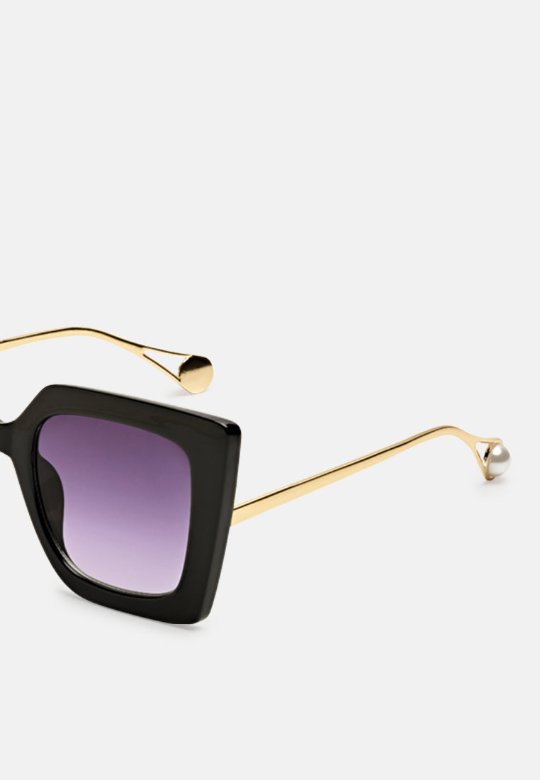 stare game square frame oversized sunglasses#color_black
