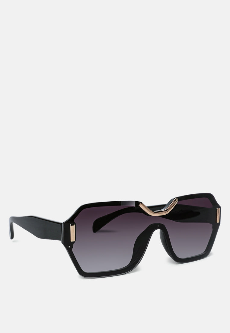 the unreal oversized hexagonal sunglasses#color_black