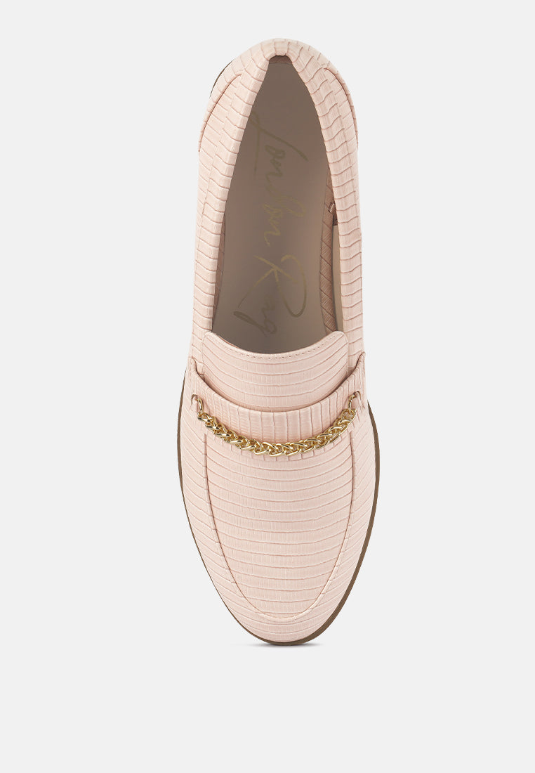 vouse low block loafers adorned with golden chain#color_nude