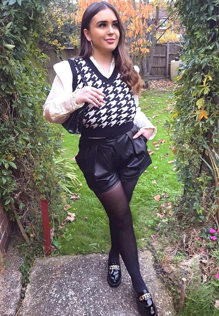 faux leather shine forever shorts#color_black