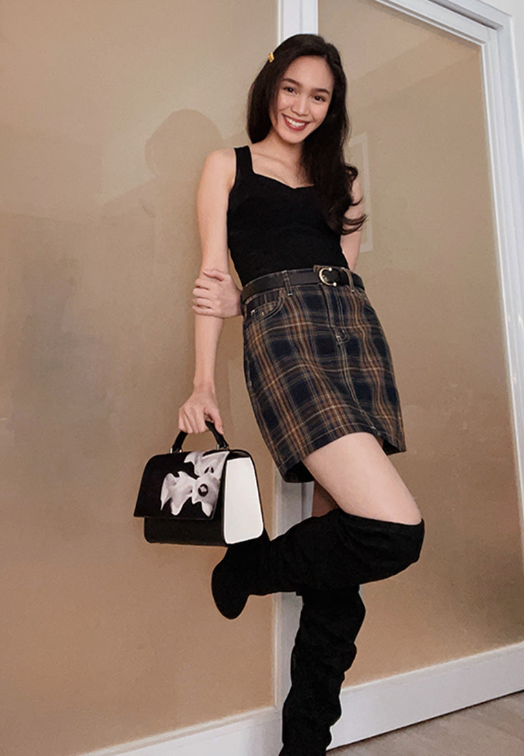 dolly solid tone block heel knee high boots with side zipper#color_black