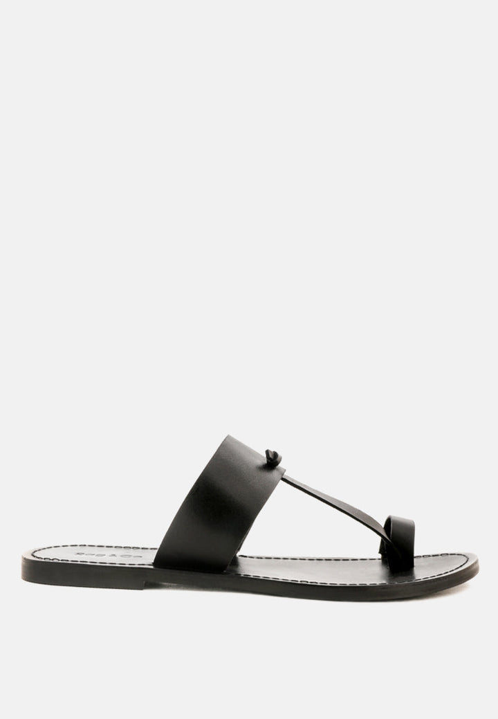 leona thong flat sandals#color_black
