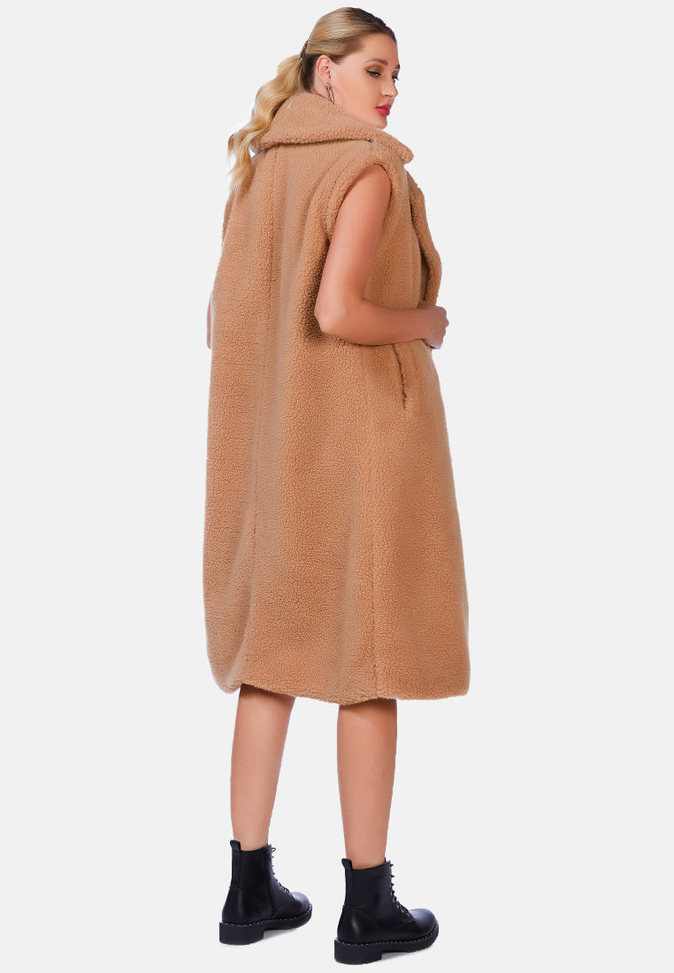 sleeveless double breasted teddy coat by ruw#color_camel